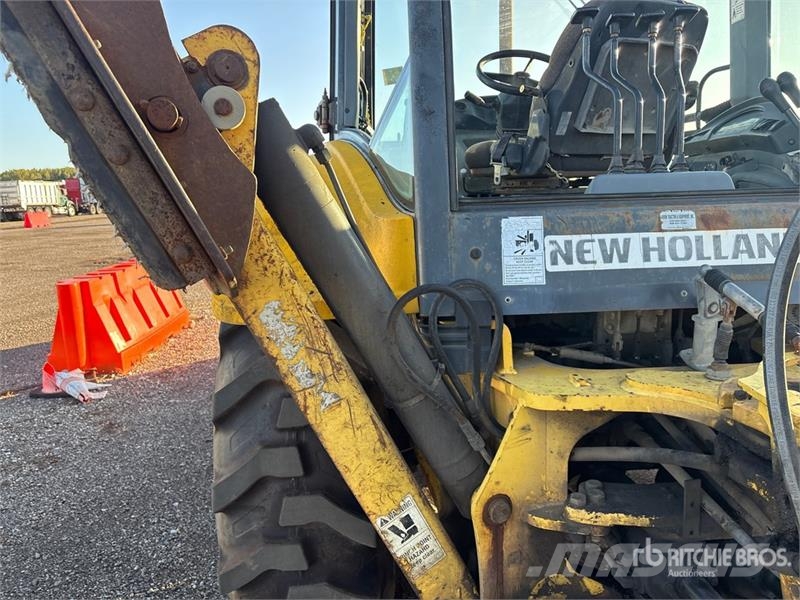 New Holland B95B Backhoe