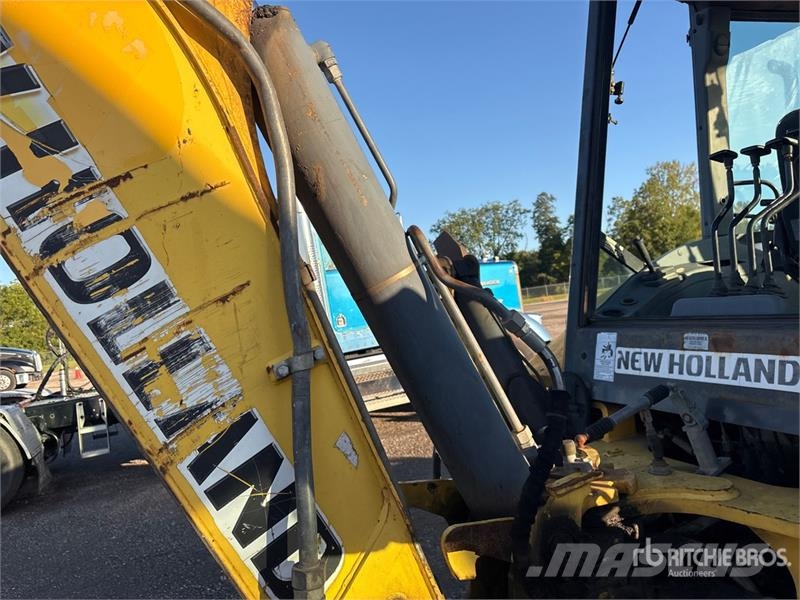 New Holland B95B Backhoe