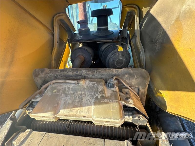 New Holland B95B Backhoe