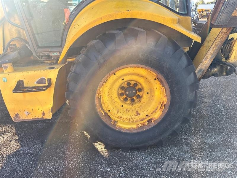 New Holland B95B Backhoe