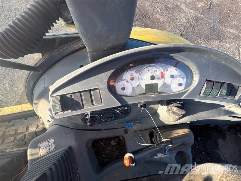 New Holland B95B Backhoe