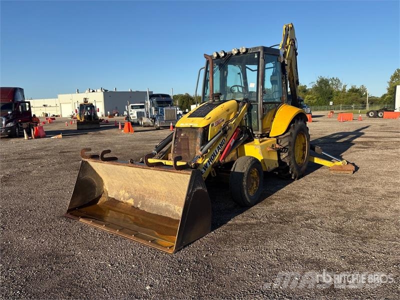 New Holland B95B Backhoe