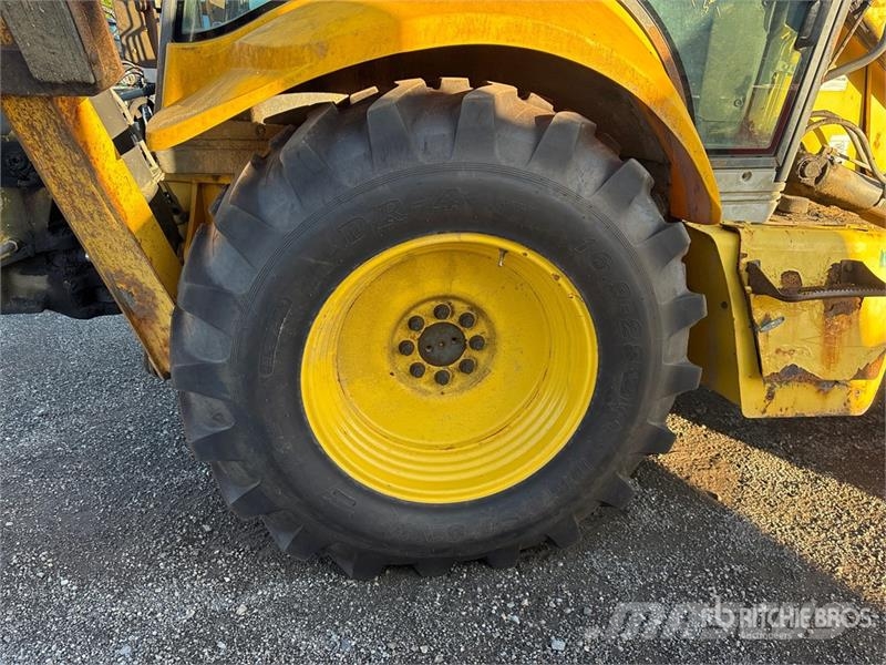 New Holland B95B Backhoe
