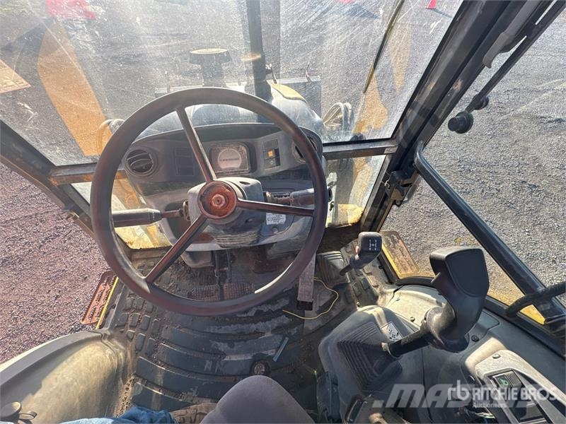 New Holland B95B Backhoe