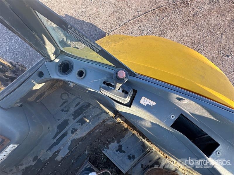 New Holland B95B Backhoe