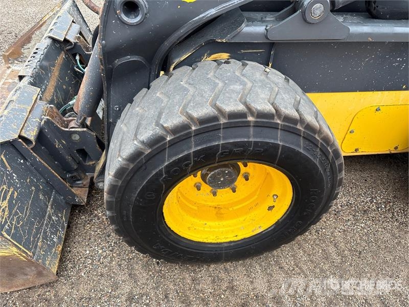 New Holland L223 Ładowarki burtowe