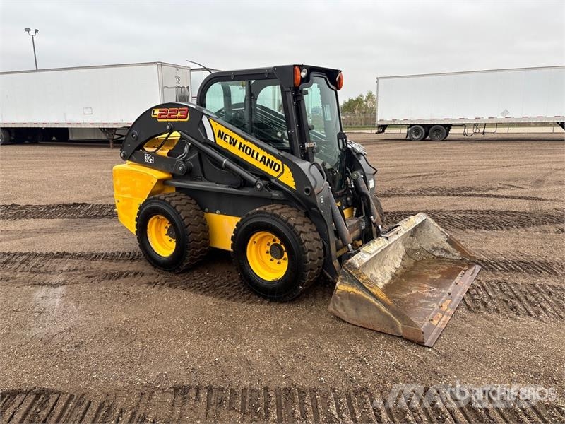 New Holland L223 Ładowarki burtowe