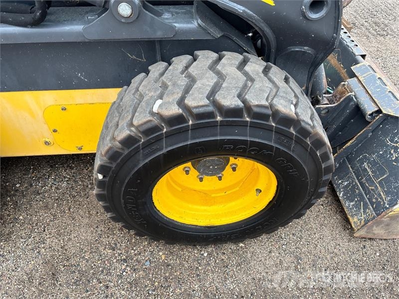 New Holland L223 Ładowarki burtowe