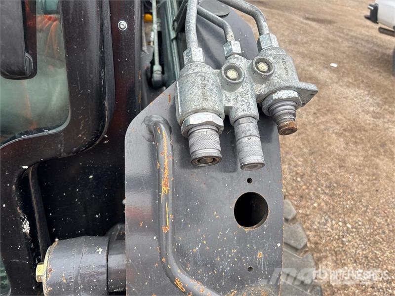New Holland L223 Ładowarki burtowe