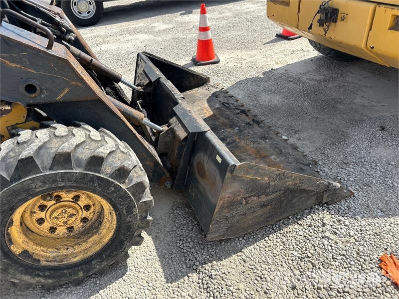 New Holland LS180 Skid steer mini nakladalci