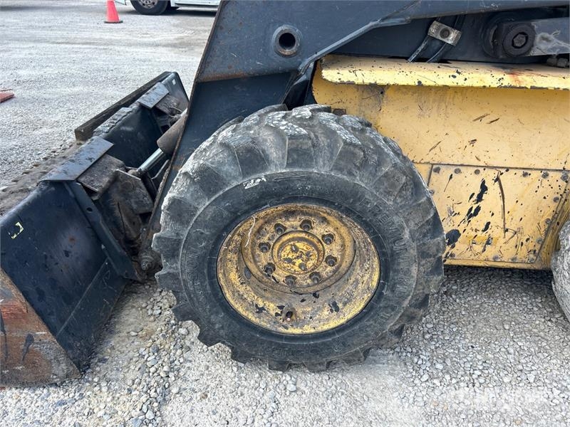 New Holland LS180 Skid steer mini nakladalci