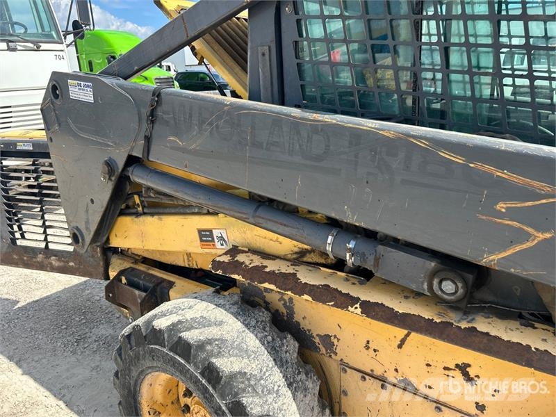 New Holland LS180 Skid steer mini nakladalci
