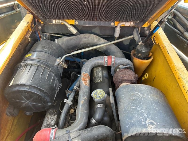 New Holland LS180 Skid steer mini nakladalci
