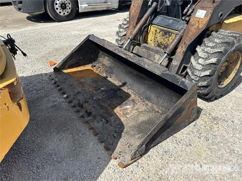 New Holland LS180 Skid steer mini nakladalci