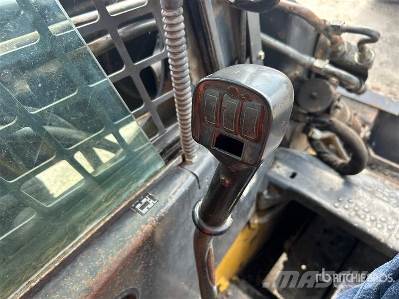 New Holland LS180 Skid steer mini nakladalci