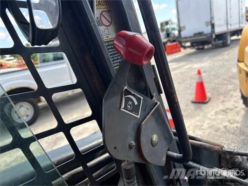New Holland LS180 Skid steer mini nakladalci