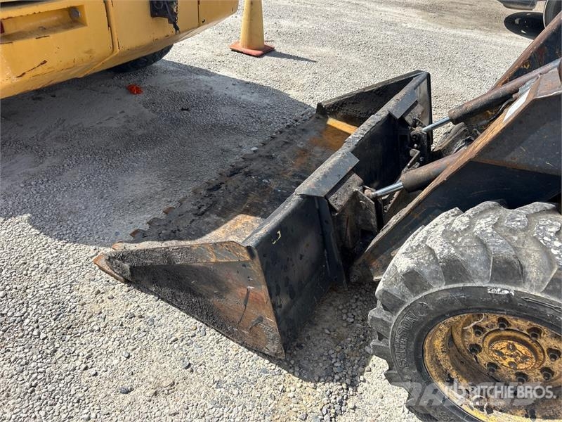 New Holland LS180 Skid steer mini nakladalci