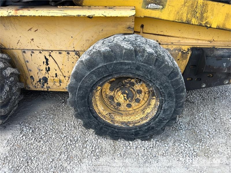 New Holland LS180 Skid steer mini nakladalci