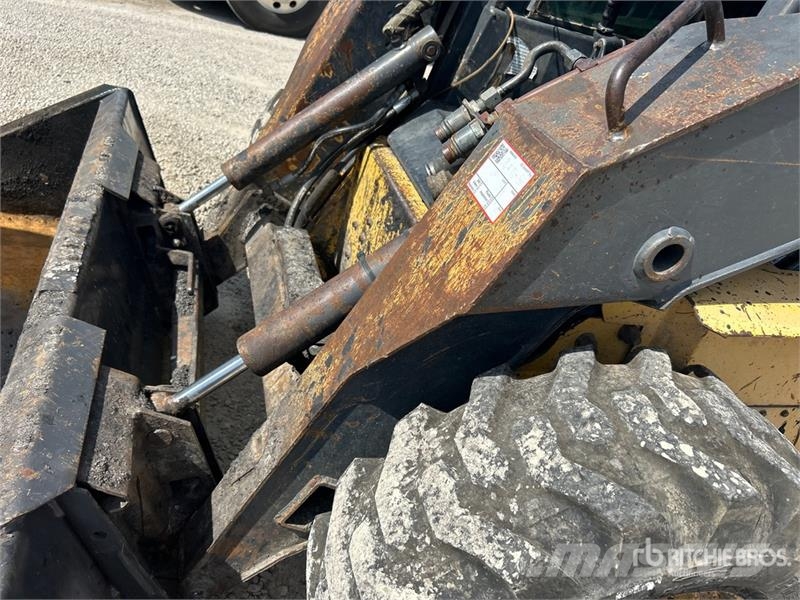 New Holland LS180 Skid steer mini nakladalci