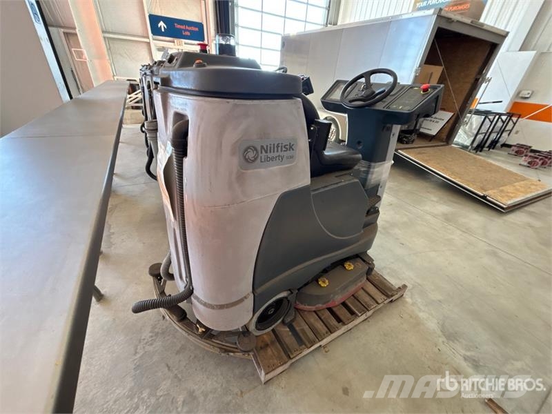 Nilfisk Alto Ride-On Electric Floor Scrubber Ostale prikolice