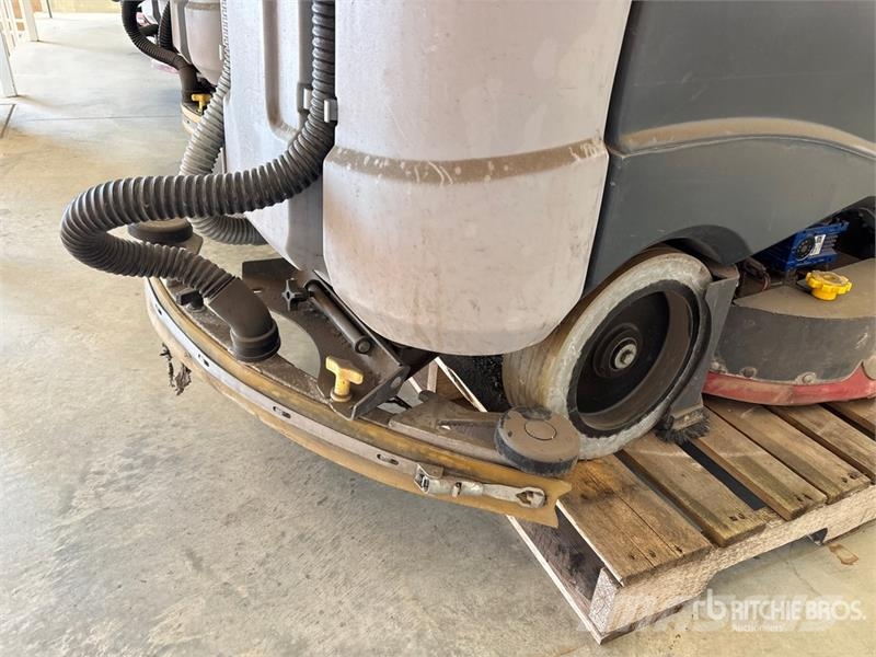 Nilfisk Alto Ride-On Electric Floor Scrubber Ostale prikolice