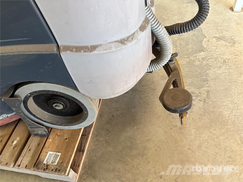 Nilfisk Alto Ride-On Electric Floor Scrubber Ostale prikolice