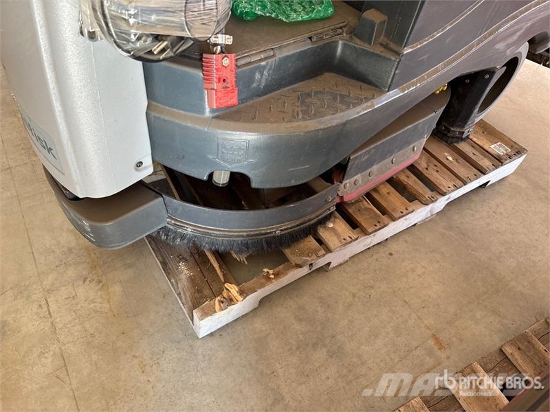 Nilfisk Alto Ride-On Electric Floor Scrubber Ostale prikolice