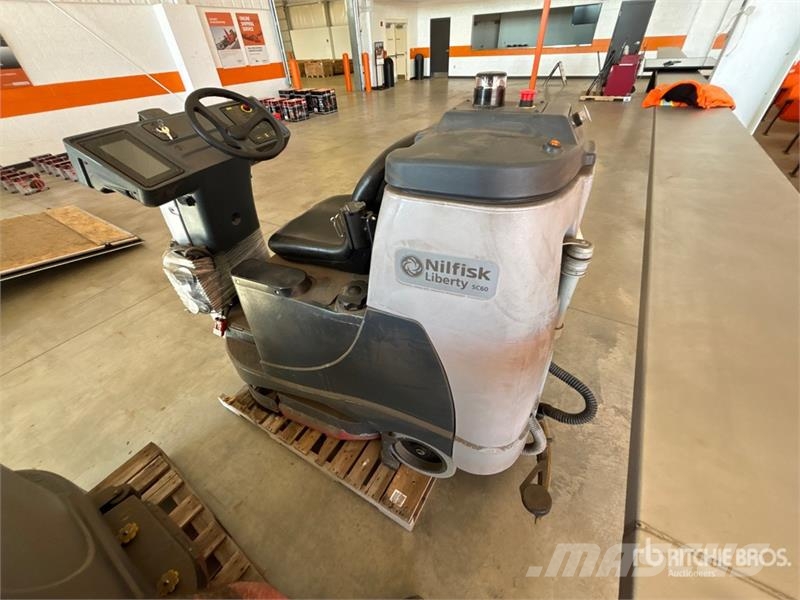 Nilfisk Alto Ride-On Electric Floor Scrubber Ostale prikolice