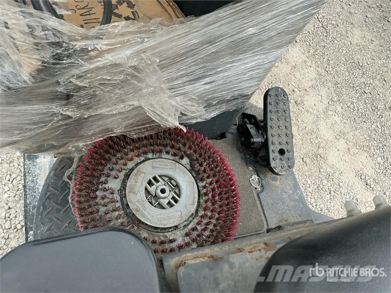 Nilfisk Liberty SC60 Ride-On Electric Floor Scrubber Andre Landbrukshengere