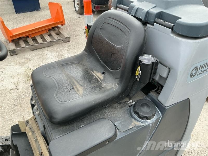 Nilfisk Liberty SC60 Ride-On Electric Floor Scrubber Andre Landbrukshengere