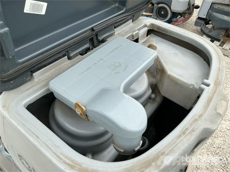 Nilfisk Liberty SC60 Ride-On Electric Floor Scrubber Andre Landbrukshengere