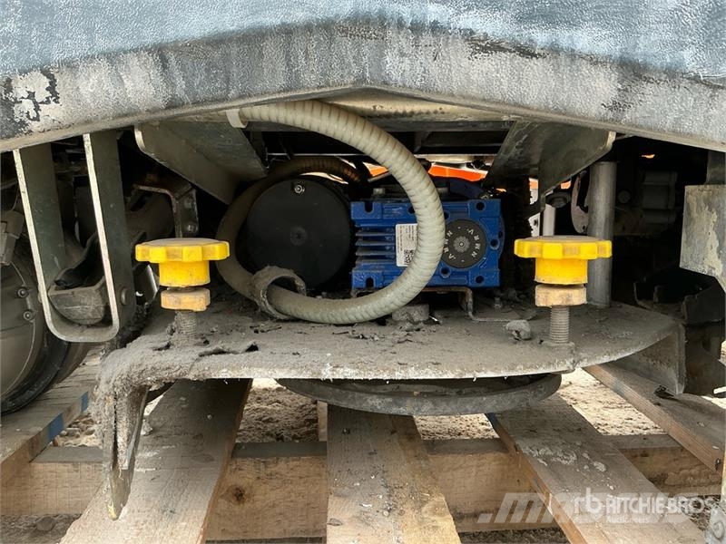 Nilfisk Liberty SC60 Ride-On Electric Floor Scrubber Andre Landbrukshengere