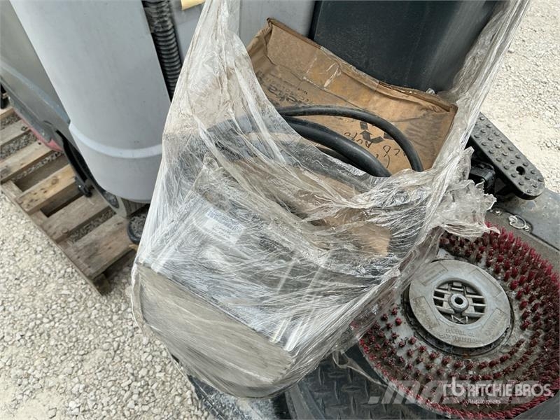 Nilfisk Liberty SC60 Ride-On Electric Floor Scrubber Andre Landbrukshengere