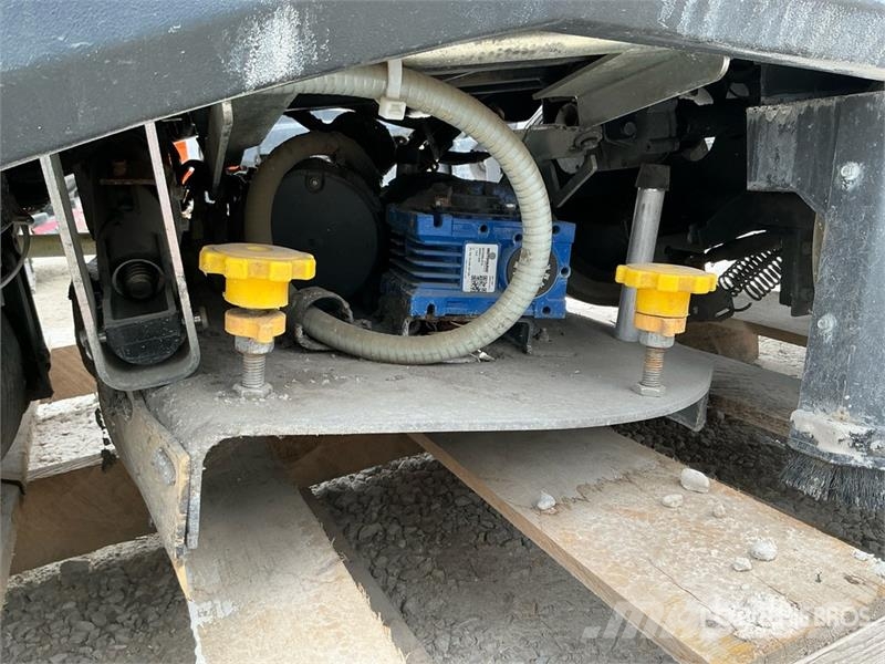 Nilfisk Liberty SC60 Ride-On Electric Floor Scrubber Andre Landbrukshengere