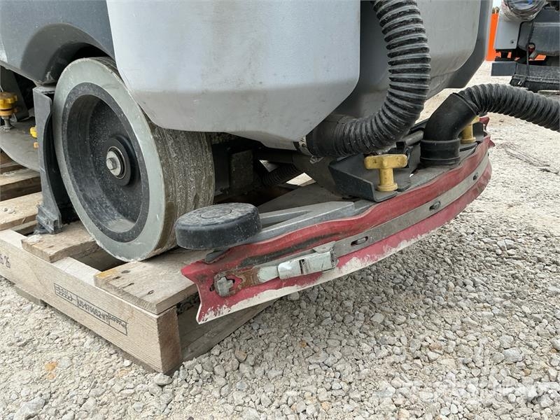 Nilfisk Liberty SC60 Ride-On Electric Floor Scrubber Andre Landbrukshengere