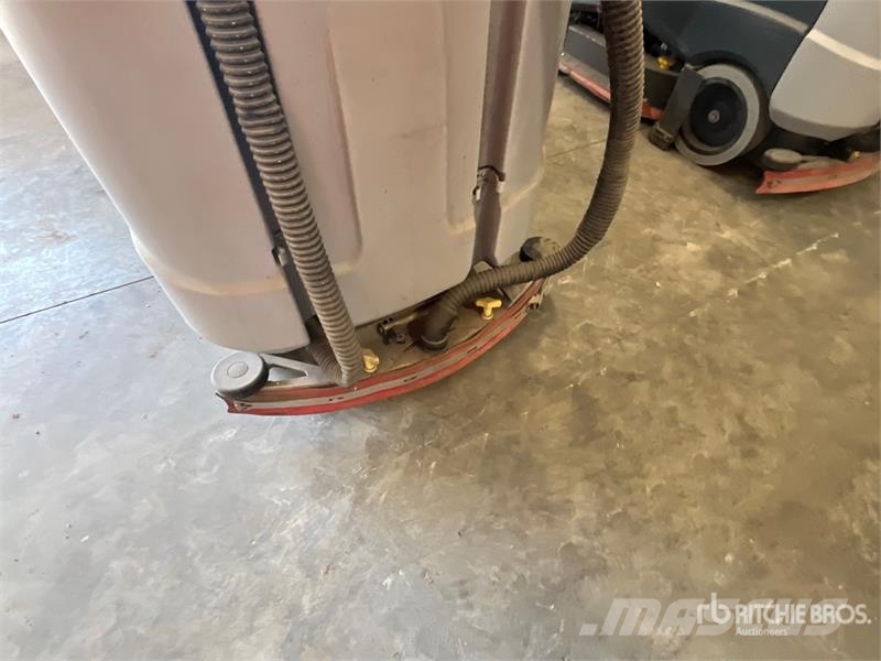 Nilfisk Liberty SC60 X71D Ride-On Electric Floor Scrubber Další přívěsné vozíky