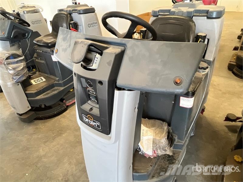 Nilfisk Liberty SC60 X71D Ride-On Electric Floor Scrubber Další přívěsné vozíky