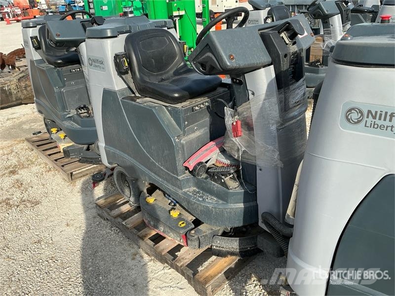 Nilfisk Liberty SC60 X71D Ride-On Electric Floor Scrubber Muut perävaunut
