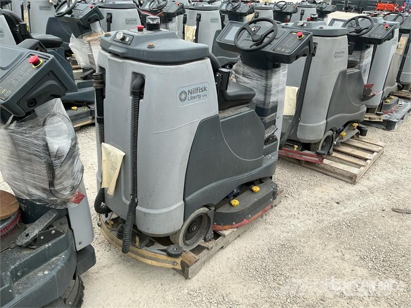 Nilfisk Liberty SC60 X71D Ride-On Electric Floor Scrubber Ostale prikolice