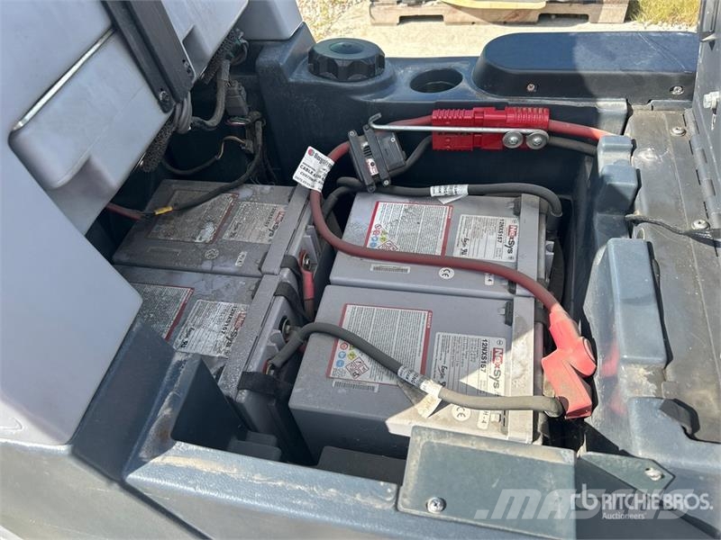 Nilfisk Liberty SC60 X71D Ride-On Electric Floor Scrubber 其他拖车