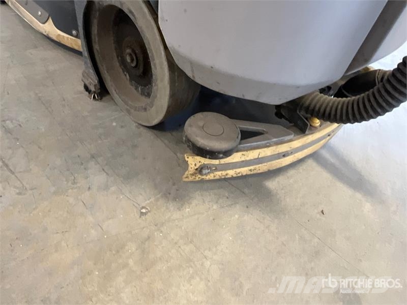 Nilfisk Liberty SC60 X71D Ride-On Electric Floor Scrubber Další přívěsné vozíky