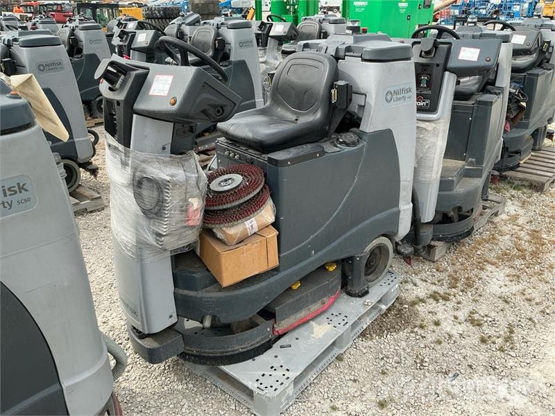 Nilfisk Liberty SC60 X71D Ride-On Electric Floor Scrubber Ostale prikolice