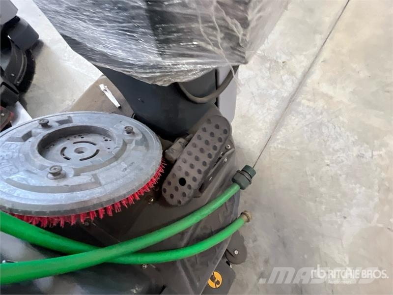Nilfisk Liberty SC60 X71D Ride-On Electric Floor Scrubber Další přívěsné vozíky