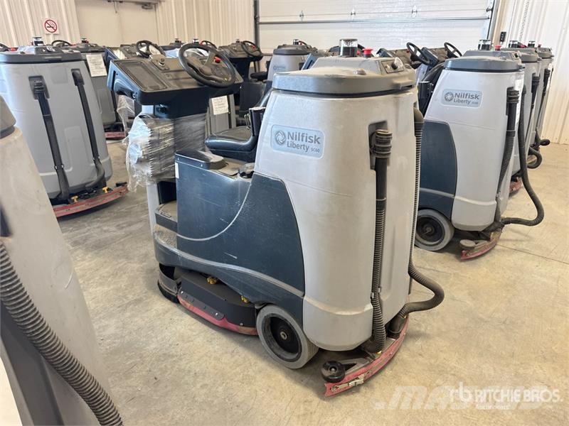 Nilfisk Liberty SC60 X71D Ride-On Electric Floor Scrubber Diger römorklar