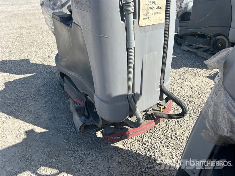 Nilfisk Liberty SC60 X71D Ride-On Electric Floor Scrubber 其他拖车