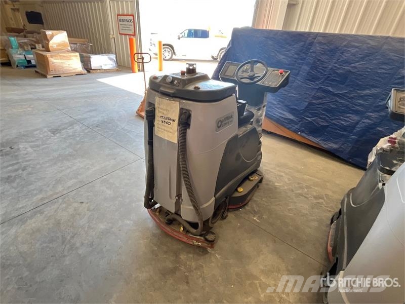 Nilfisk Liberty SC60 X71D Ride-On Electric Floor Scrubber Další přívěsné vozíky