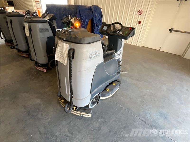 Nilfisk Liberty SC60 X71D Ride-On Electric Floor Scrubber Další přívěsné vozíky
