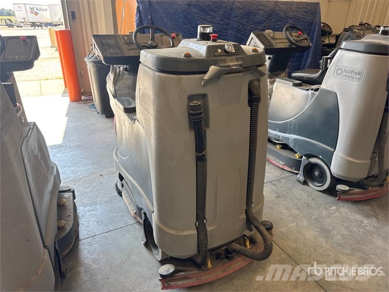 Nilfisk Liberty SC60 X71D Ride-On Electric Floor Scrubber Diger römorklar