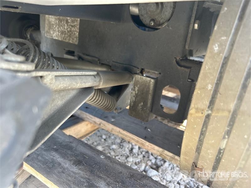 Nilfisk Liberty SC60 X71D Ride-On Electric Floor Scrubber Outros reboques