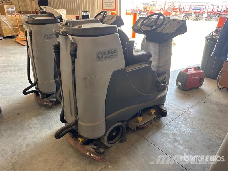 Nilfisk Liberty SC60 X71D Ride-On Electric Floor Scrubber Diger römorklar